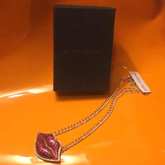 💋BETSEY JOHNSON - LIPS NECKLACE (NWT) - Picture 3 of 11